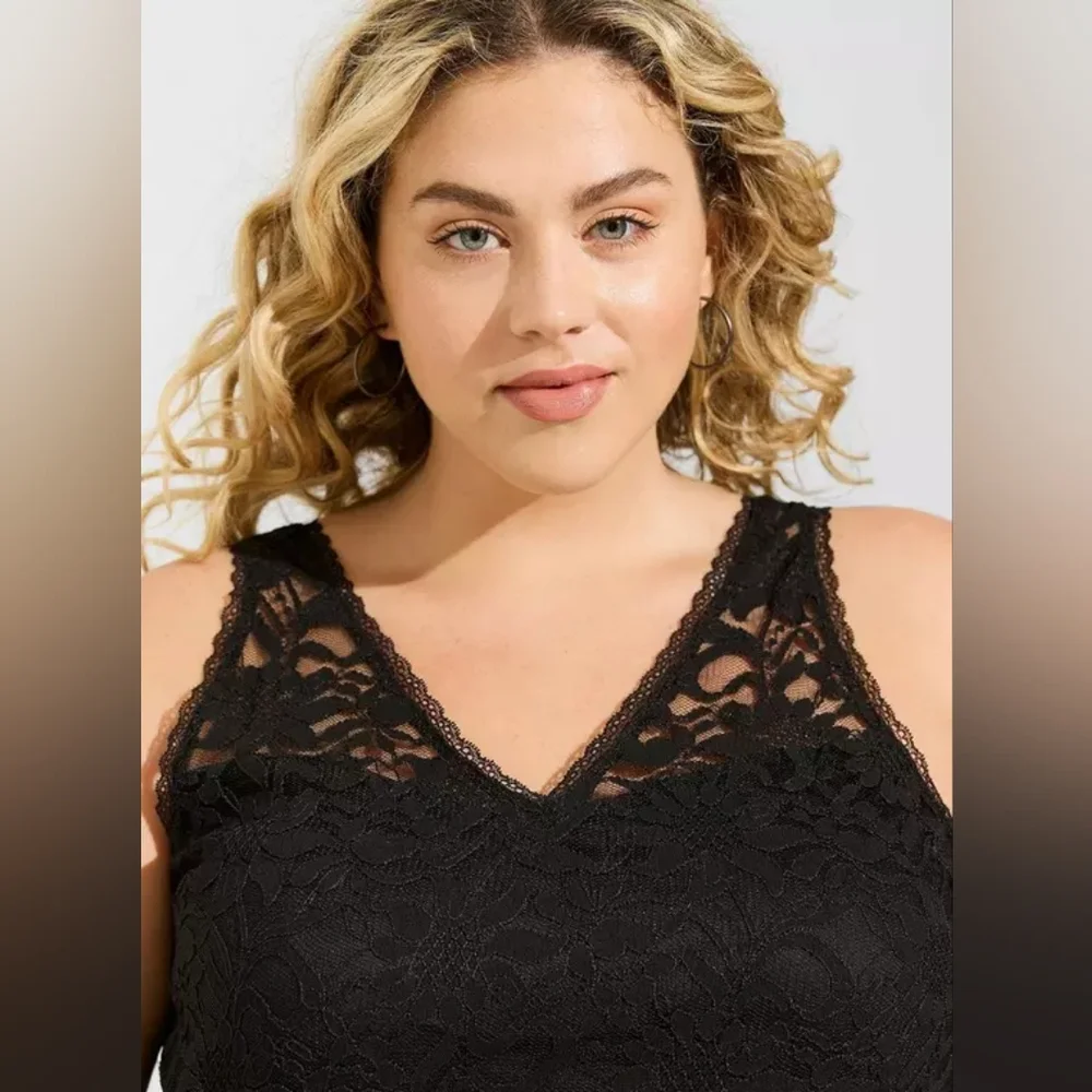 Torrid Black Stretch Lace V-Neck Tank - Picture 3 of 6